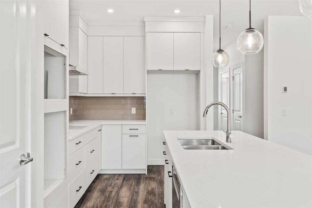 Picture for 834 Livingston View NE