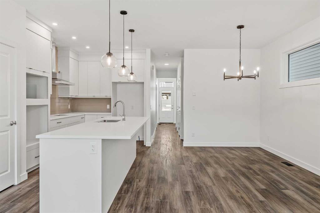 Picture for 834 Livingston View NE