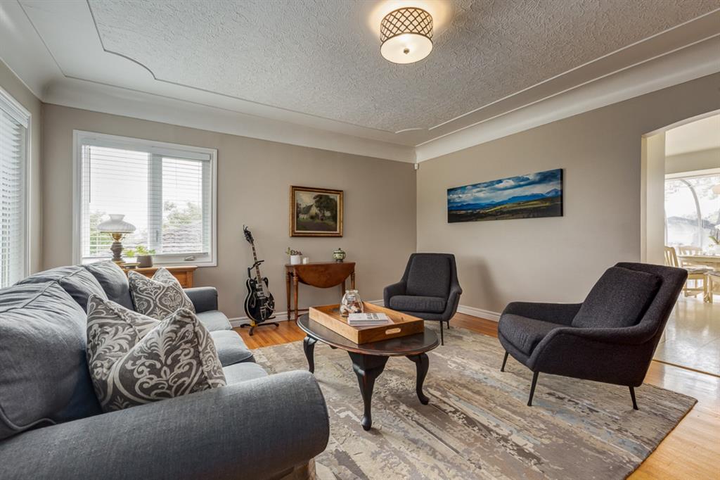 Picture for 817 17 Avenue SE