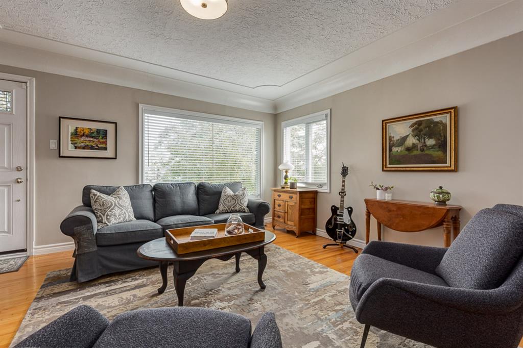 Picture for 817 17 Avenue SE