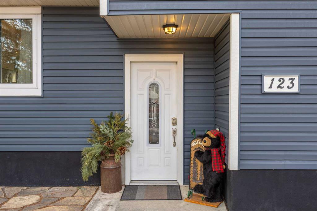 Picture for 123 Sackville Drive SW