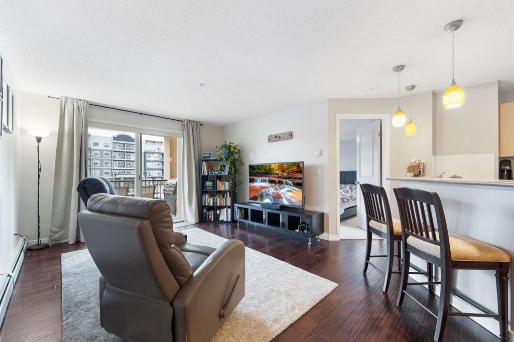 Picture for 2218, 505 Railway Street W