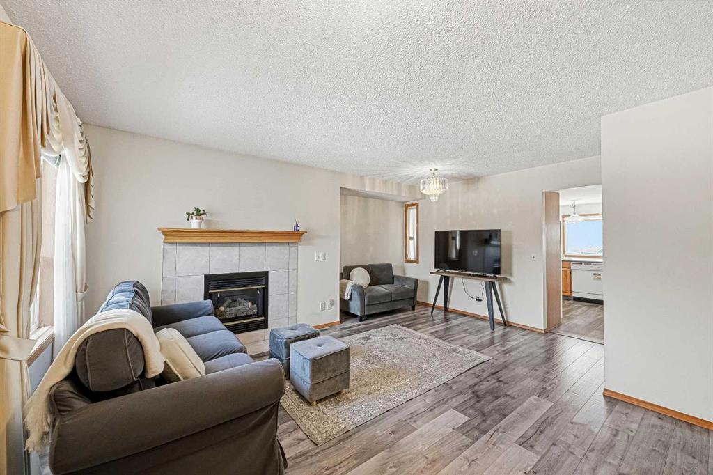 Picture for 63 Anaheim Crescent NE