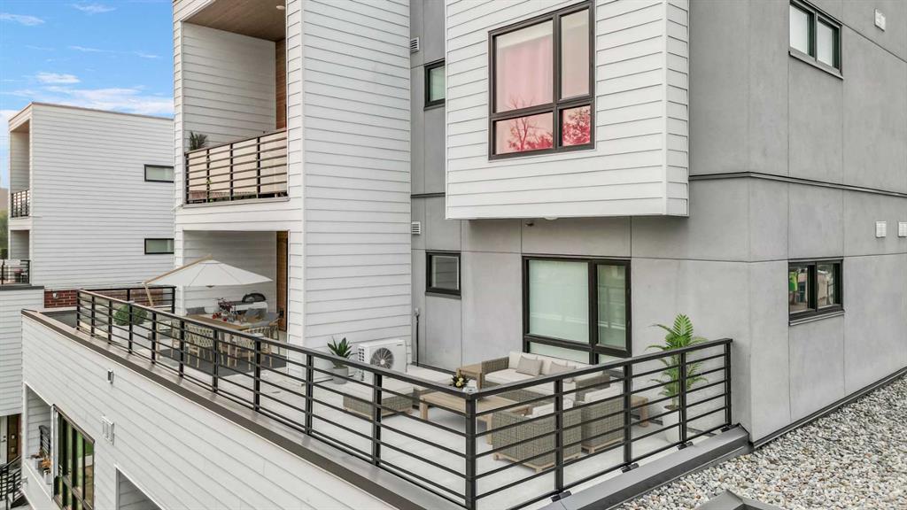 Picture for 319, 120 18 Avenue SW