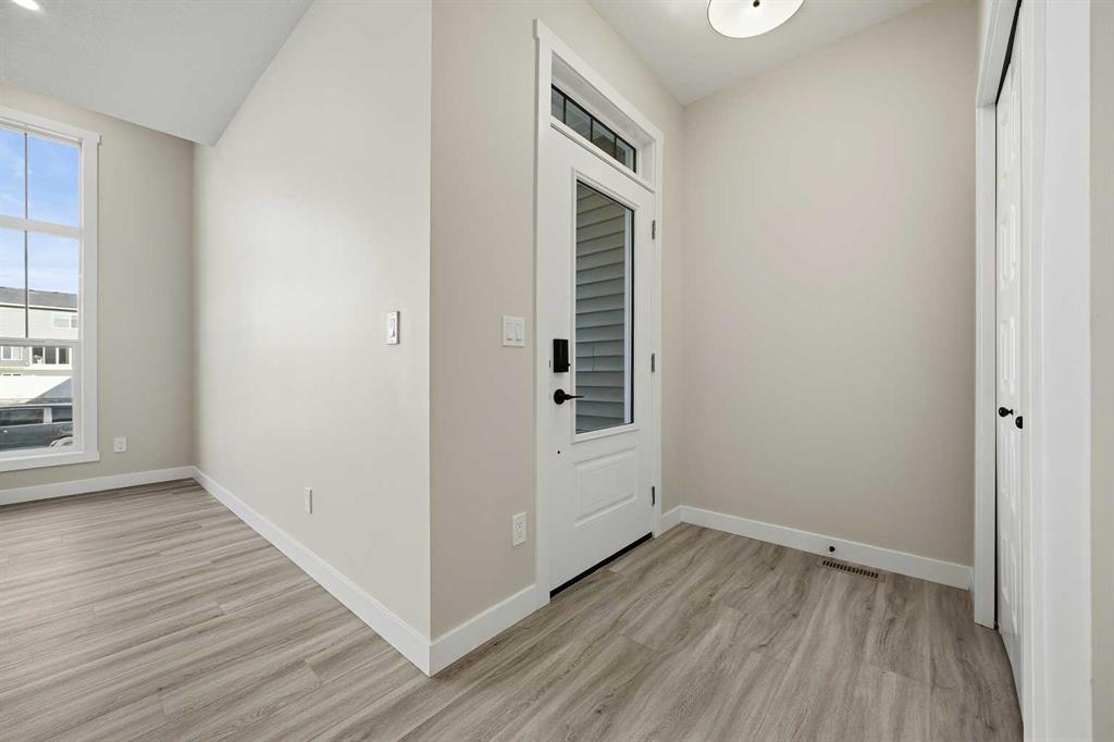 Picture for 1047 Bayview Crescent 