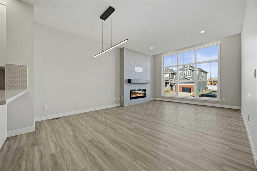 Picture for 1047 Bayview Crescent 