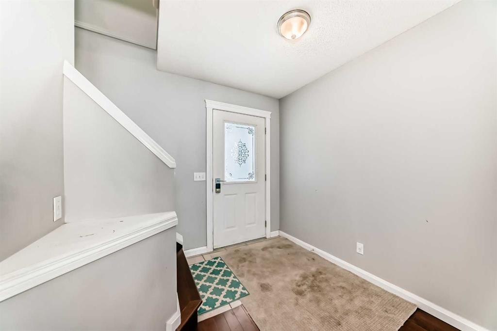 Picture for 39 Saddleridge Close NE