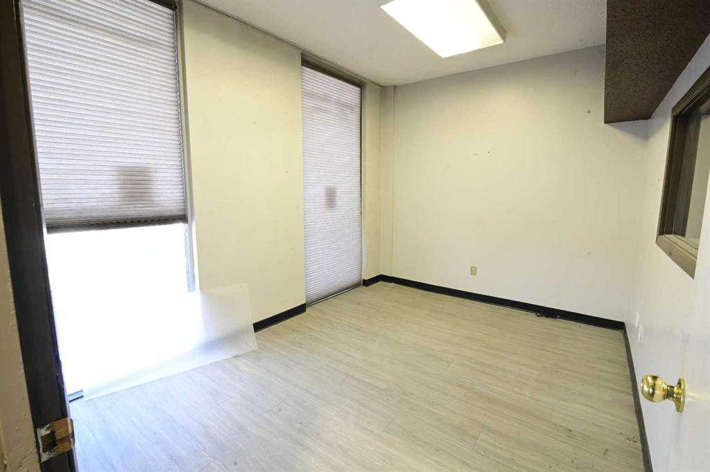 Picture for 4-5, 7419 50 Avenue 