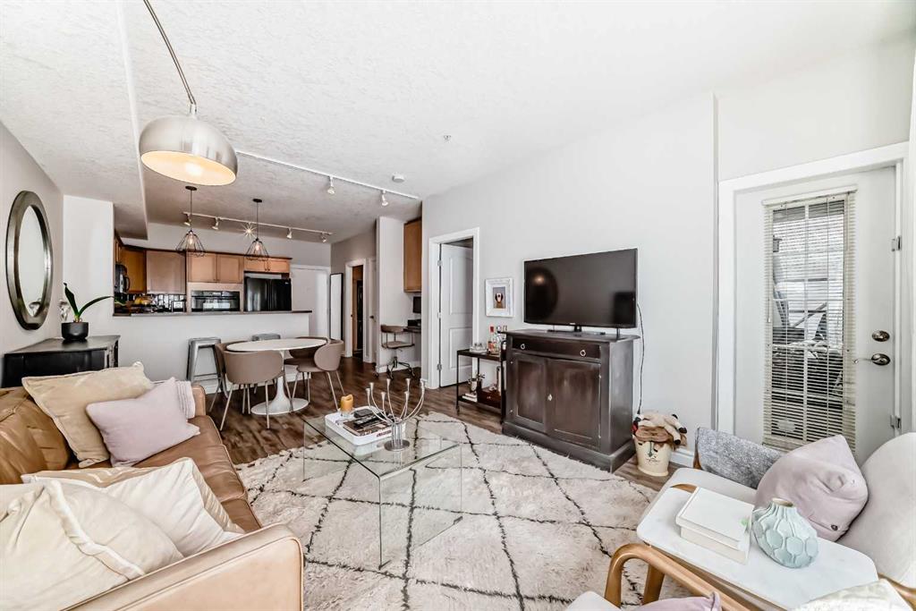 Picture for 138, 60 Royal Oak Plaza NW