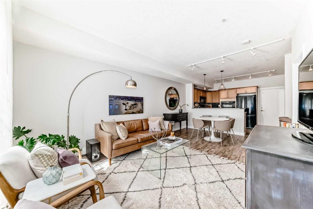 Picture for 138, 60 Royal Oak Plaza NW