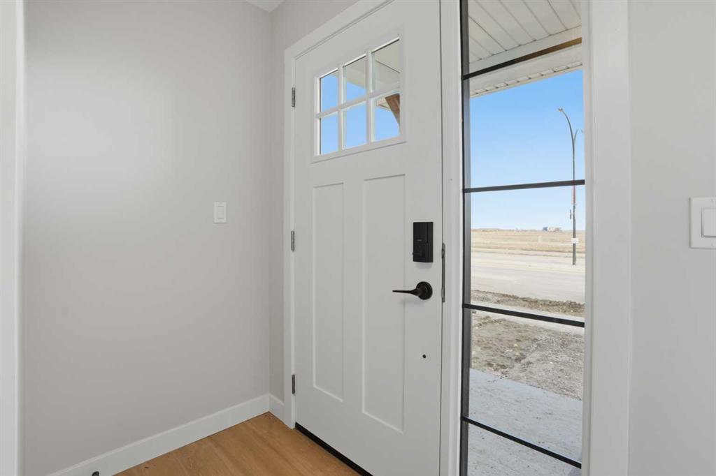 Picture for 21 Wild Rose Way SE