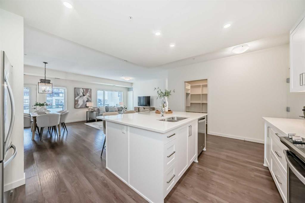 Picture for 307, 12 Mahogany Path SE