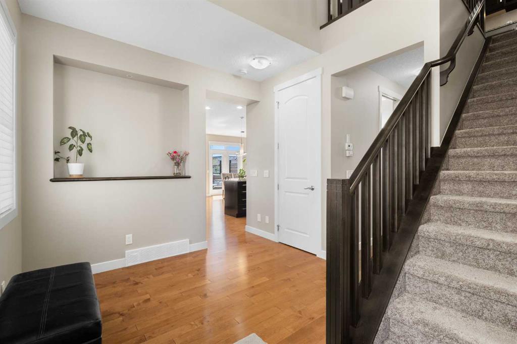 Picture for 106 Cranarch Landing SE