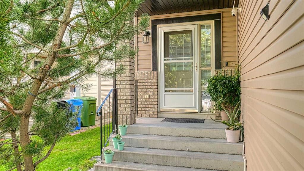 Picture for 54 Saddlecreek Crescent NE