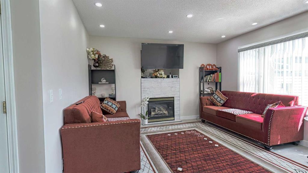 Picture for 54 Saddlecreek Crescent NE