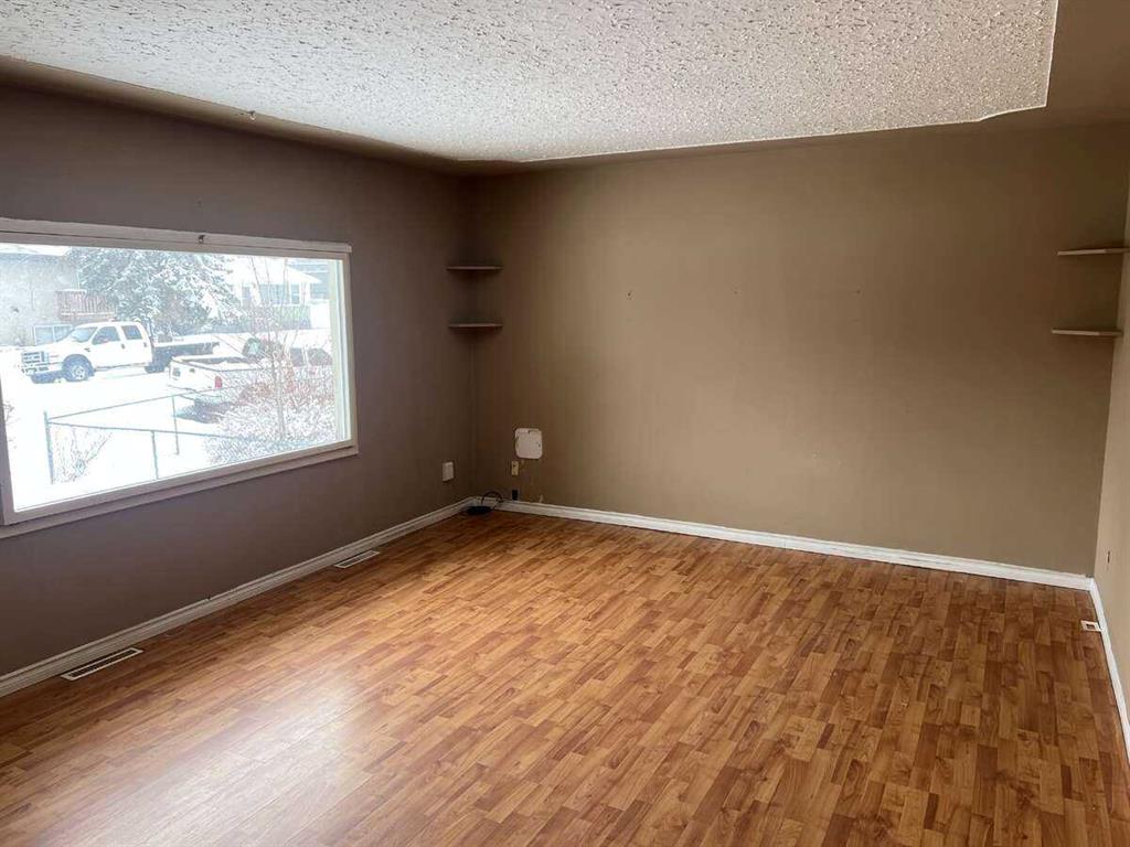 Picture for 1824 41 Street SE