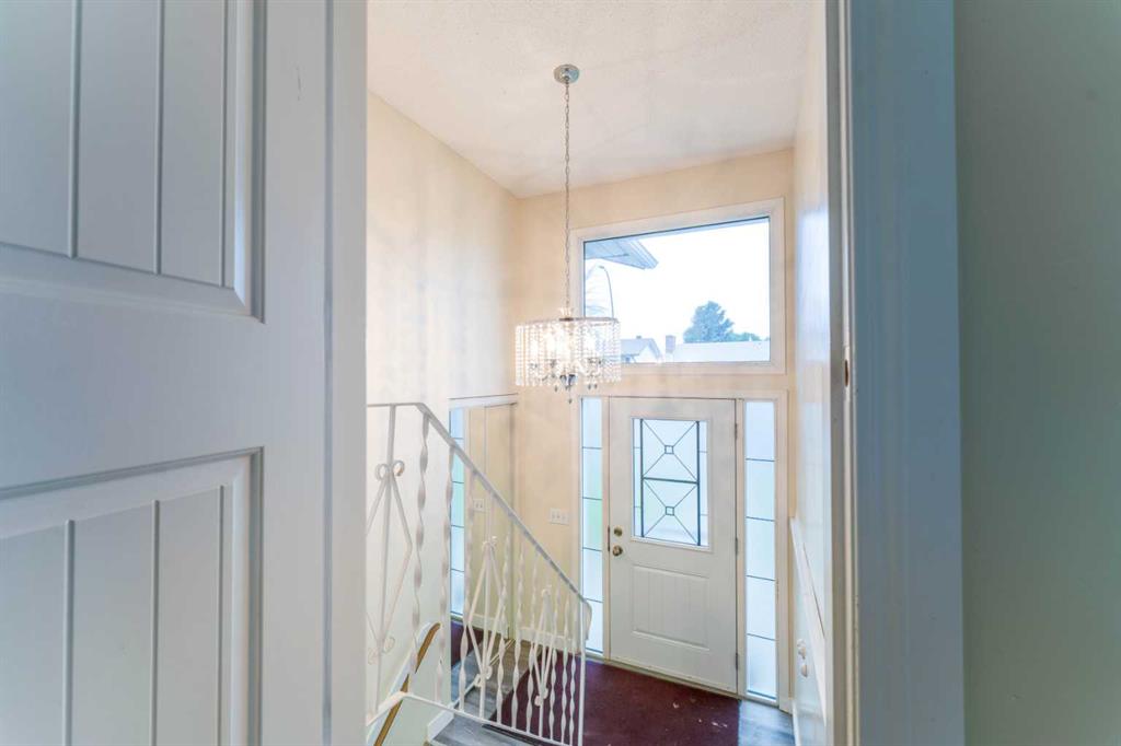 Picture for 44 Whiteridge Place NE