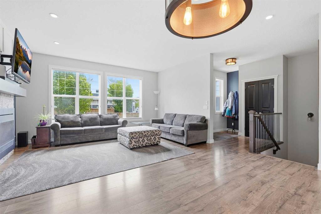Picture for 237 Mahogany Parade SE