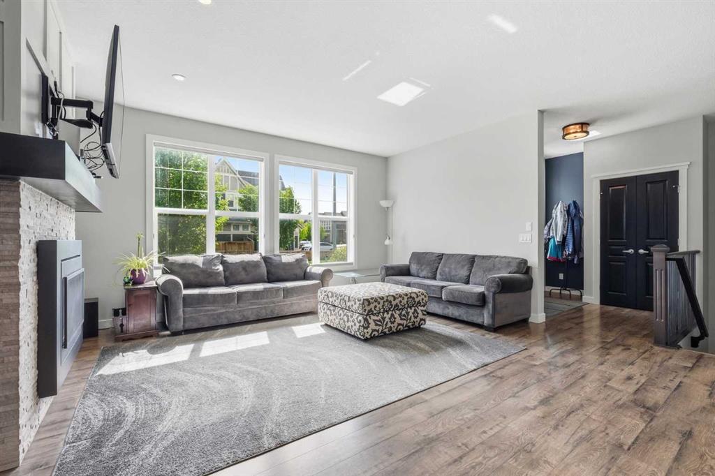 Picture for 237 Mahogany Parade SE