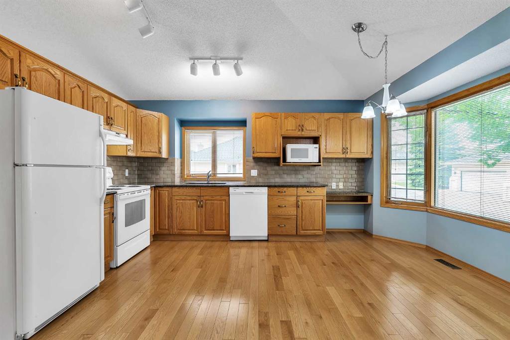 Picture for 8 Edgepark Villas NW