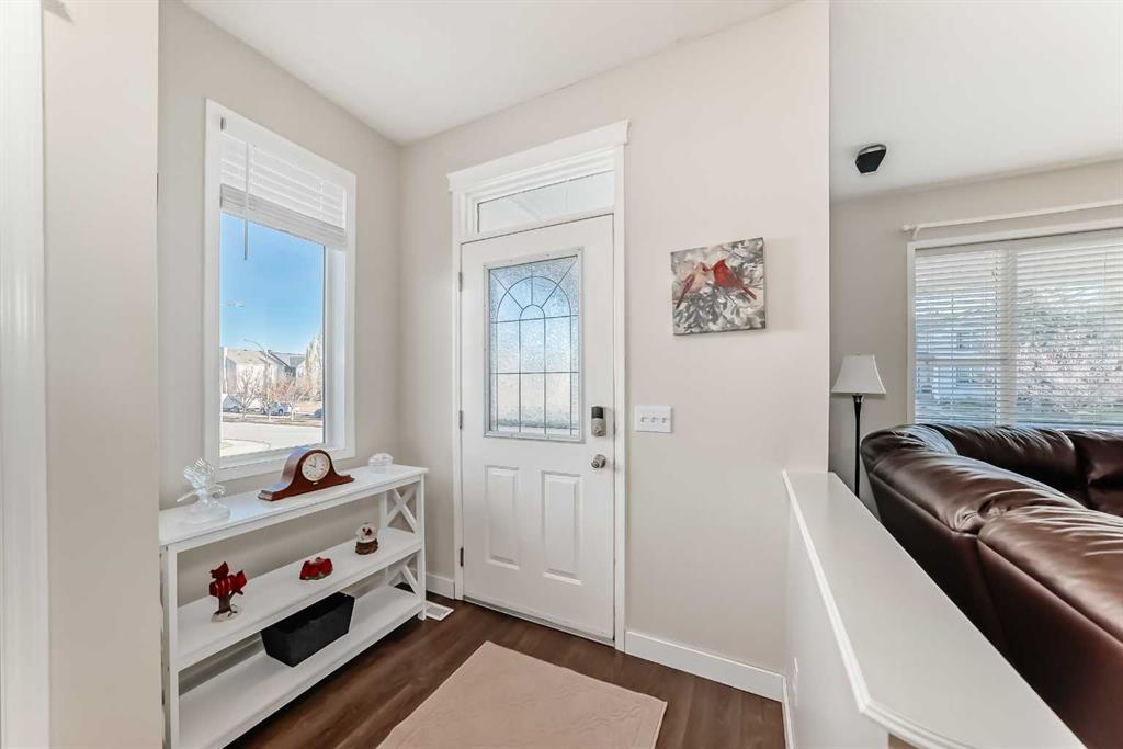 Picture for 202 Copperfield Grove SE https://www.cirrealty.ca/reb/creb/99/A2265899_7.jpg
