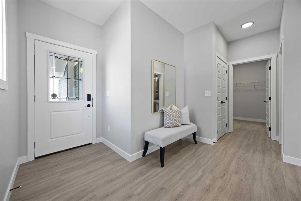 Picture for 1414 Bayview Crescent SW