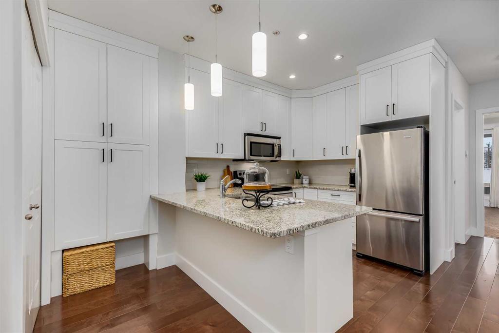 Picture for 308, 1899 45 Street NW