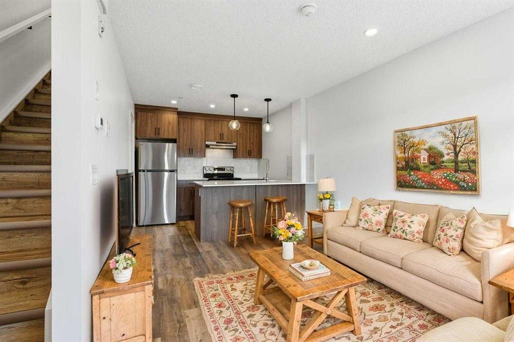 Picture for 102, 156 Park Street 