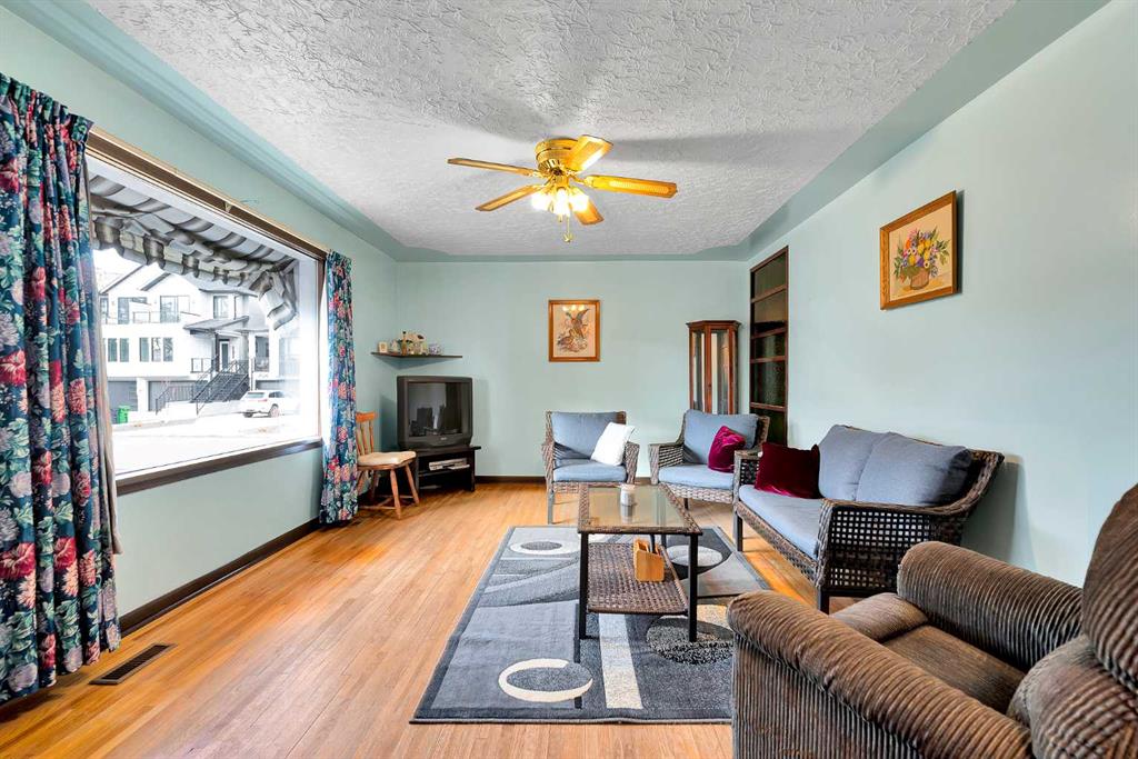 Picture for 722 24A Street NW