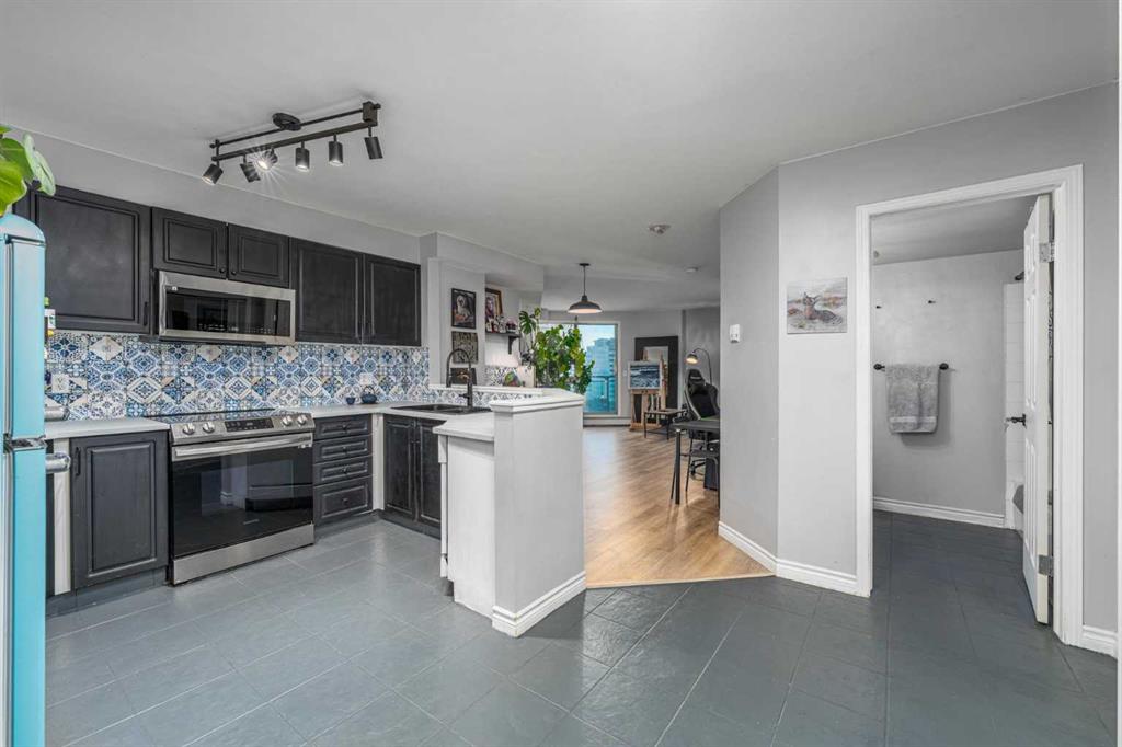 Picture for 1004, 1121 6 Avenue SW