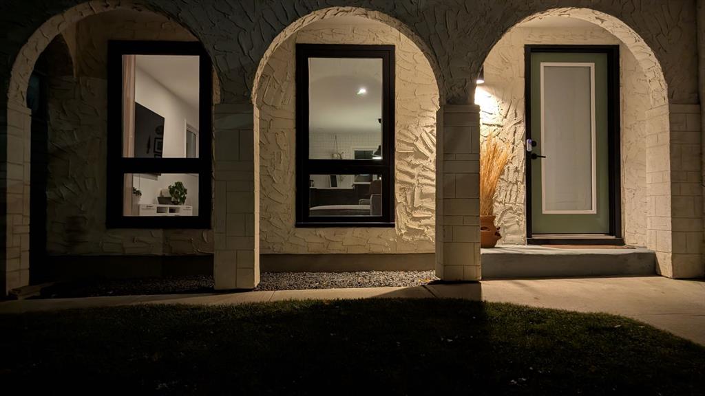 Picture for 1240 Mapleglade Crescent SE