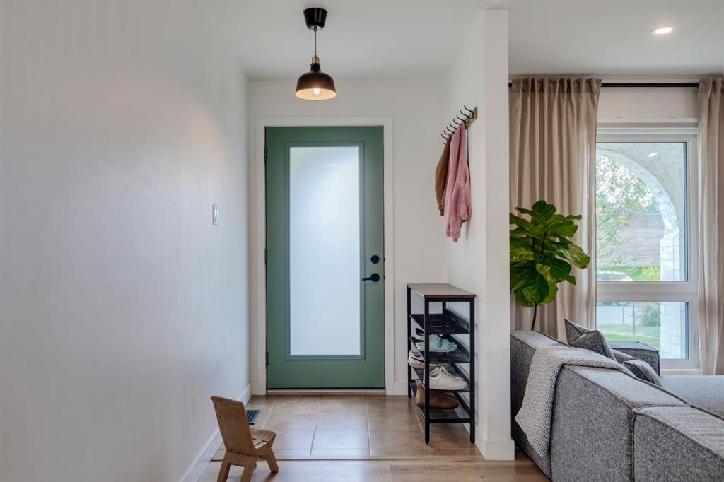 Picture for 1240 Mapleglade Crescent SE