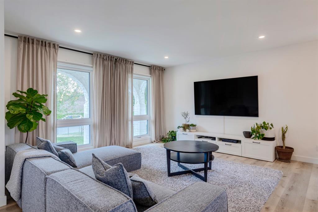 Picture for 1240 Mapleglade Crescent SE