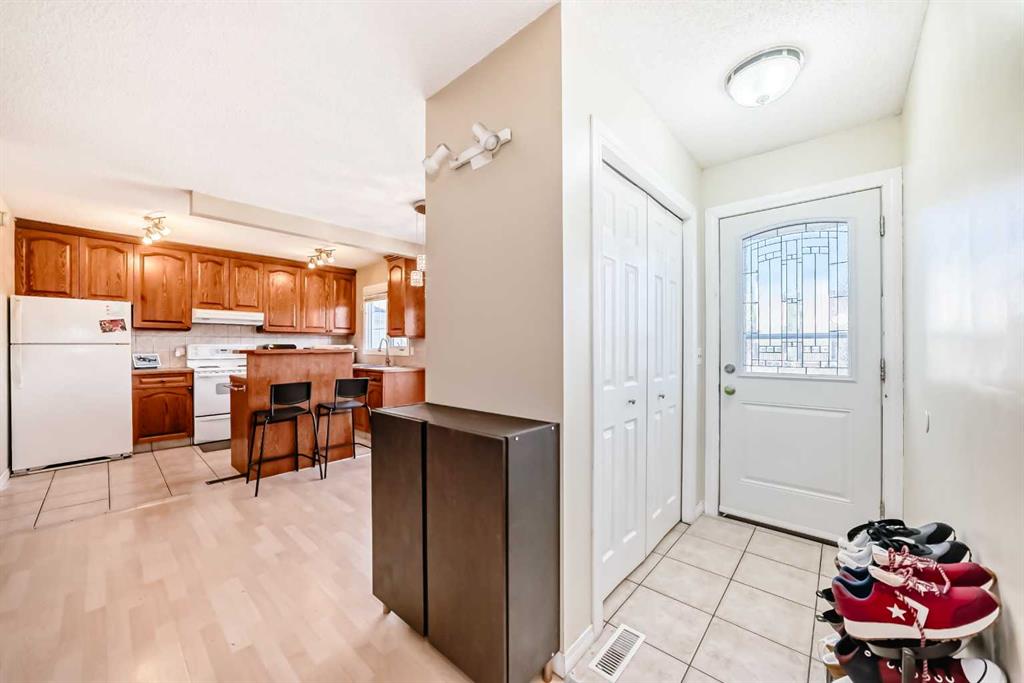 Picture for 31 Castleglen Crescent NE  