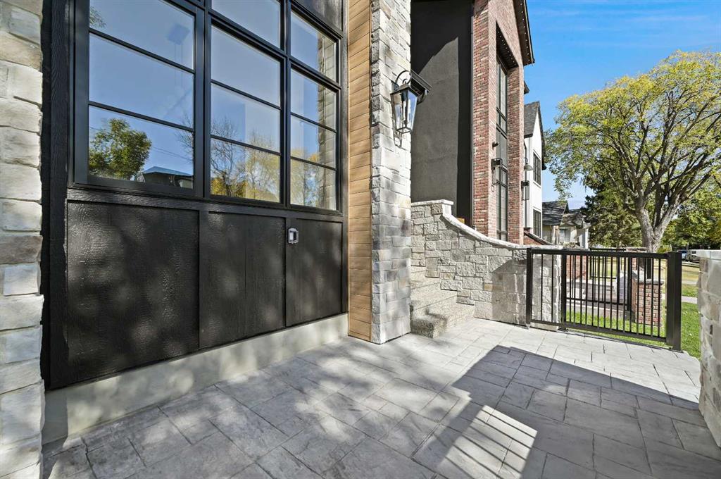 Picture for 634 21 Avenue NW