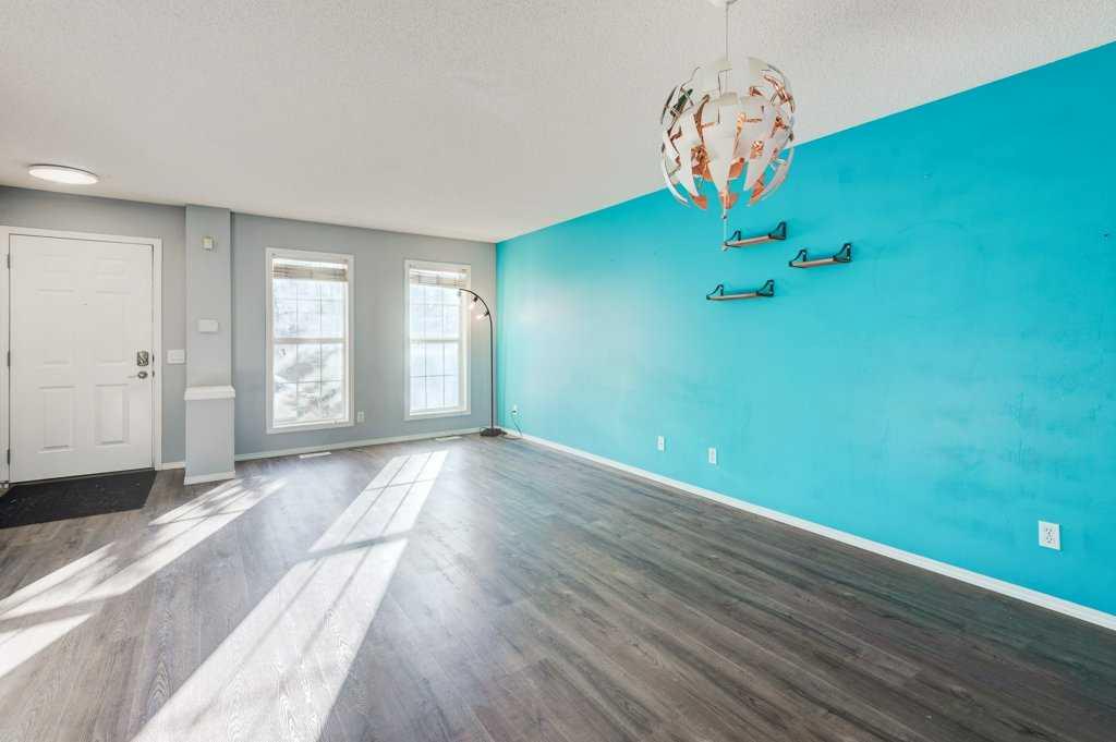 Picture for 16 Elgin Bay SE