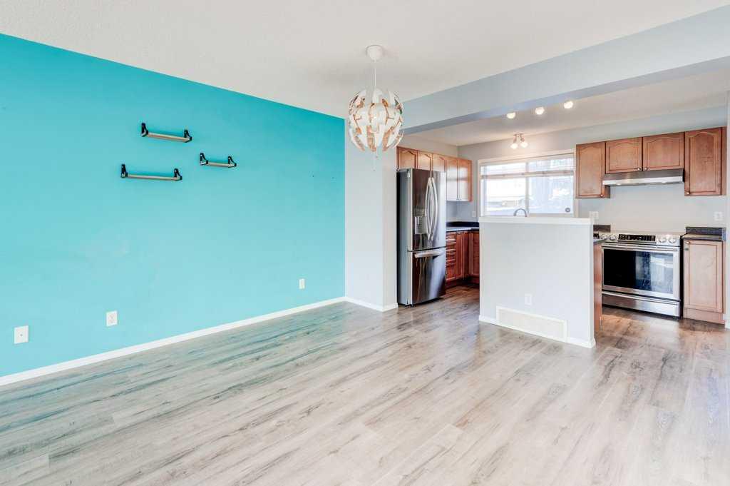 Picture for 16 Elgin Bay SE