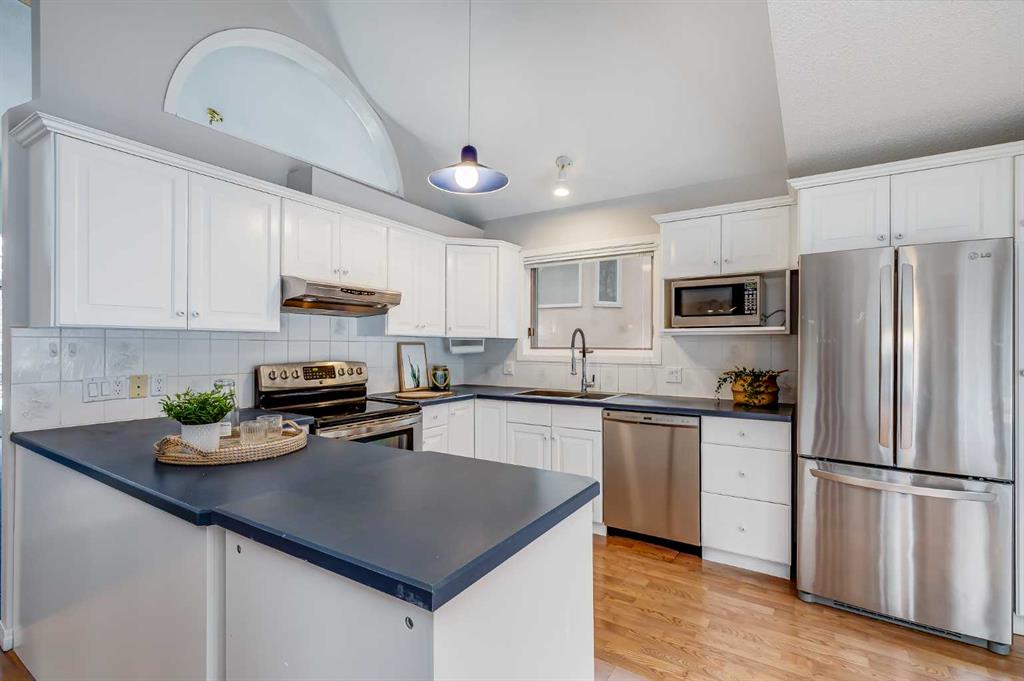 Picture for 31 Scenic Hill Close NW