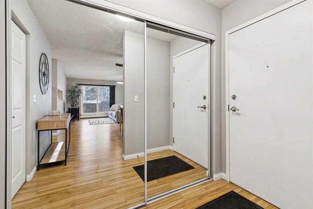 Picture for 102, 21 Dover Point SE