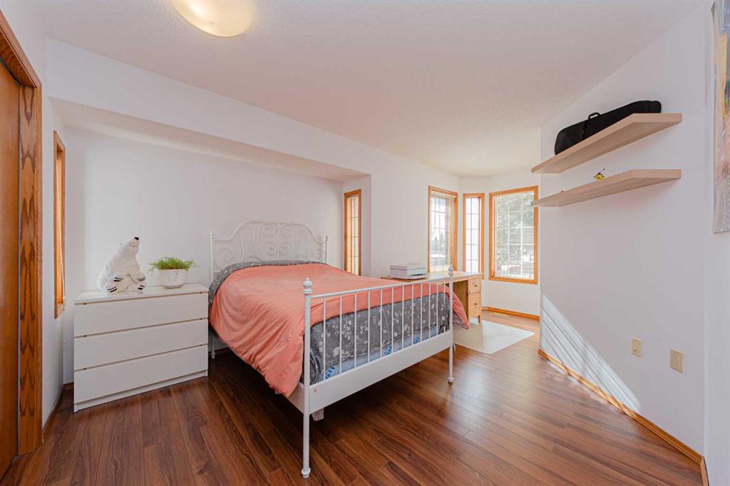 Picture for 20 Somerset Drive SW