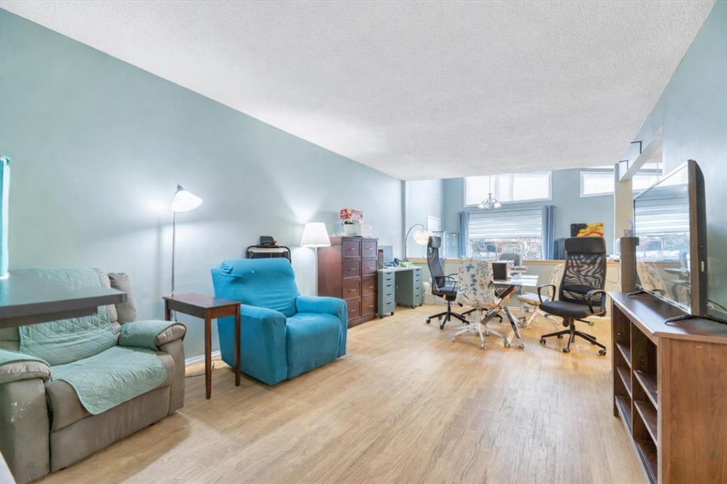 Picture for 712 Kingsmere Crescent SW