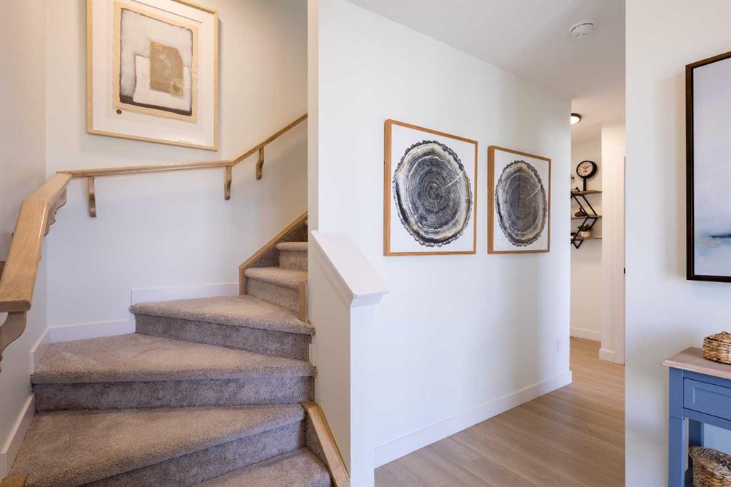 Picture for 145 Wild Rose Way SE