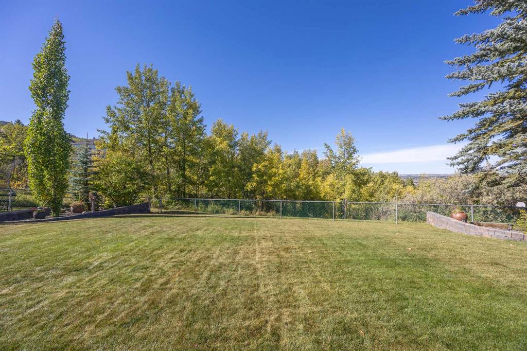 Picture for 70 Patterson Close SW
