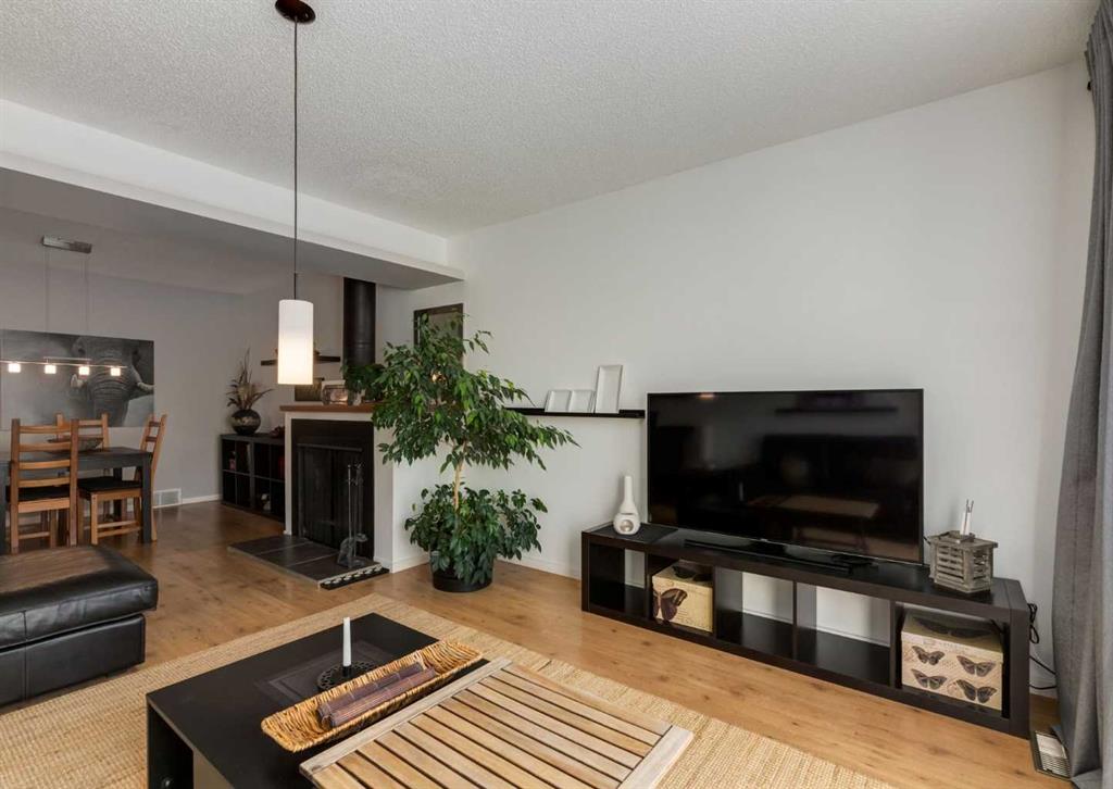 Picture for 25, 3302 50 Street NW