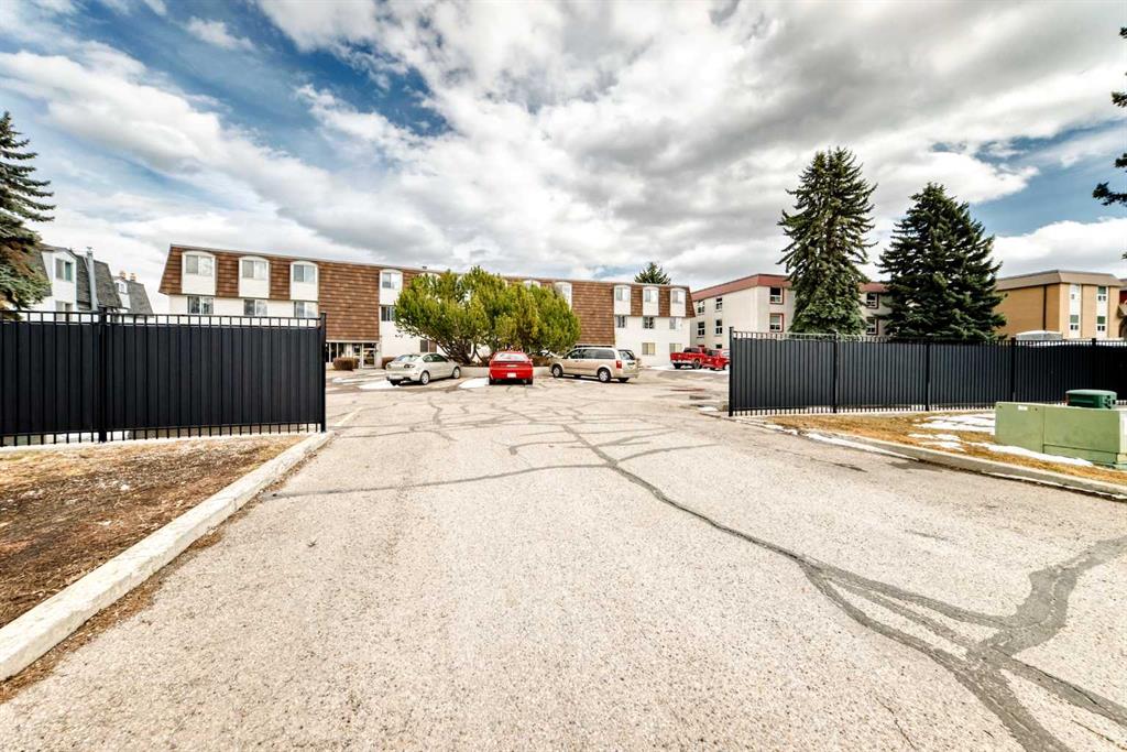 Picture for 201, 512 Cedar Crescent SW