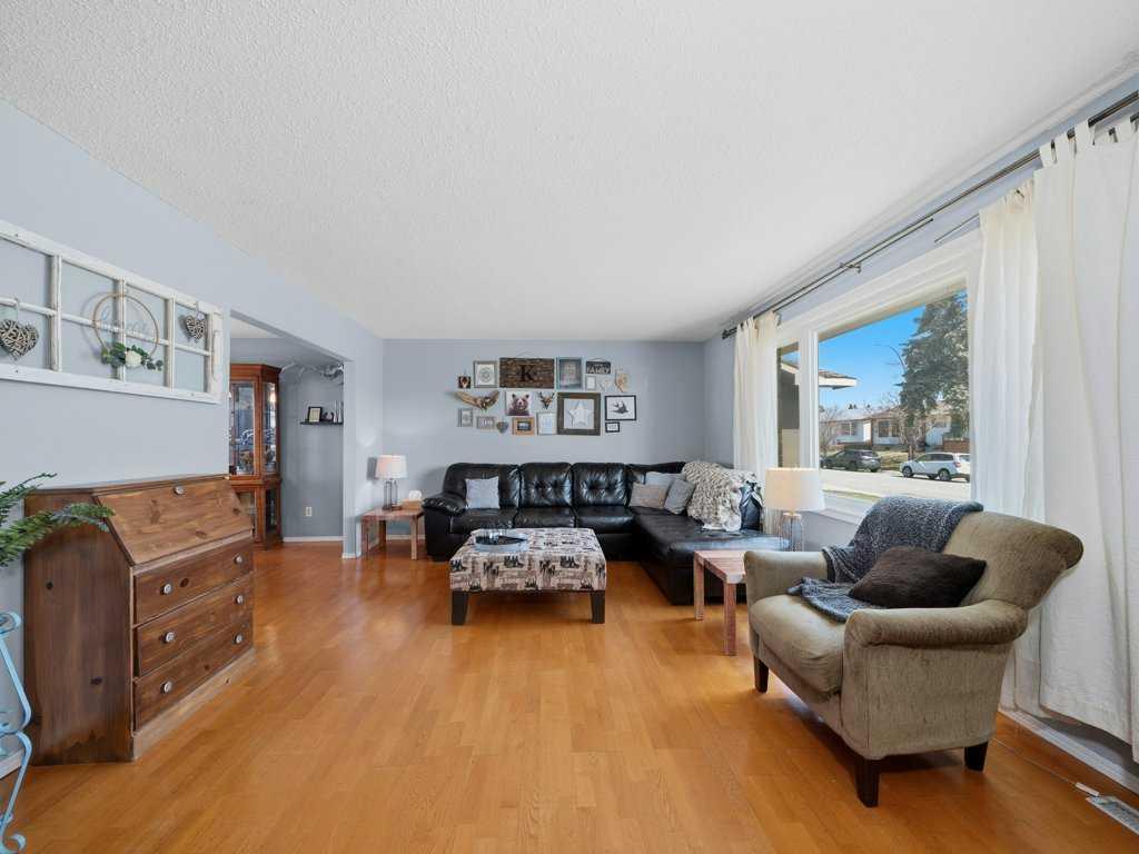 Picture for 235 Rundleridge Drive NE