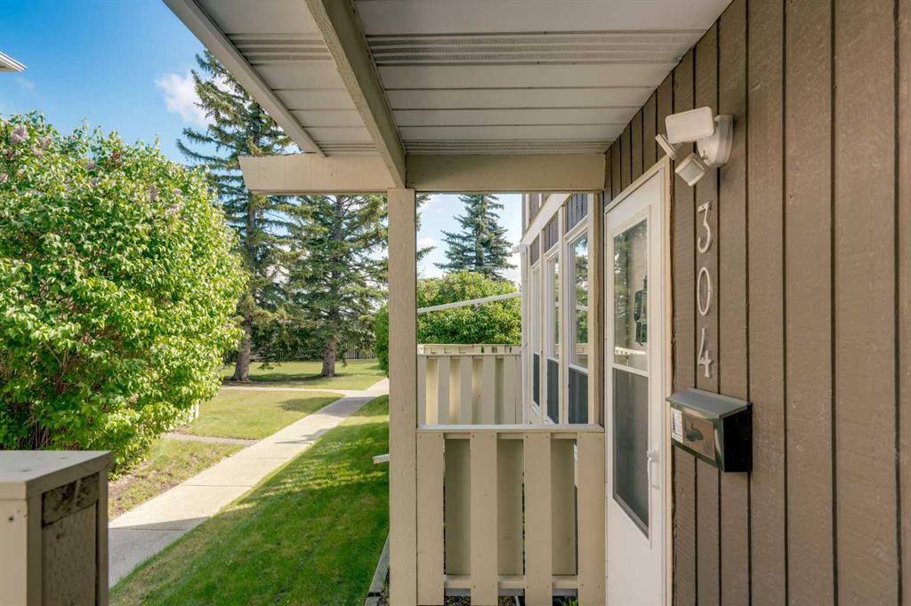 Picture for 304, 544 Blackthorn Road NE