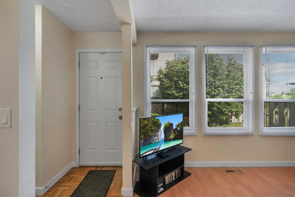 Picture for 304, 544 Blackthorn Road NE