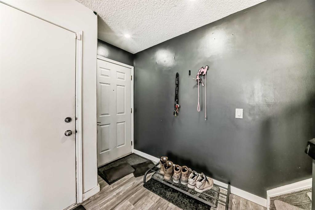 Picture for 125 Coral Springs Bay NE