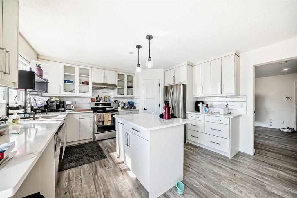 Picture for 125 Coral Springs Bay NE